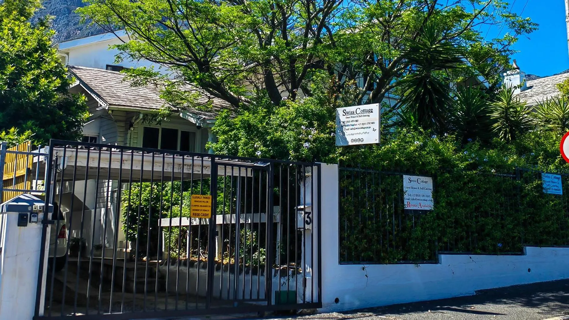 Swiss Cottage Guest House Le Cap