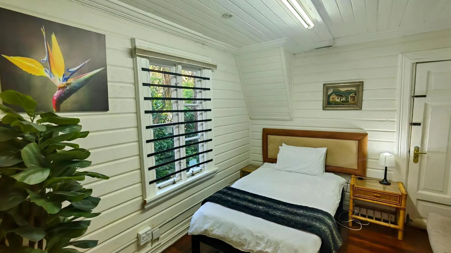 Swiss Cottage Guest House Le Cap